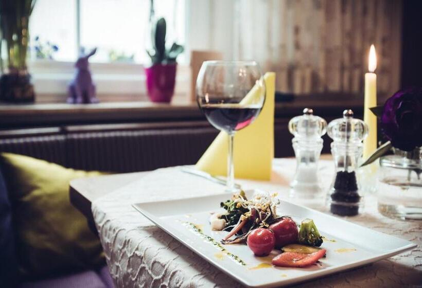 ホテル Gasthof Zur Krone