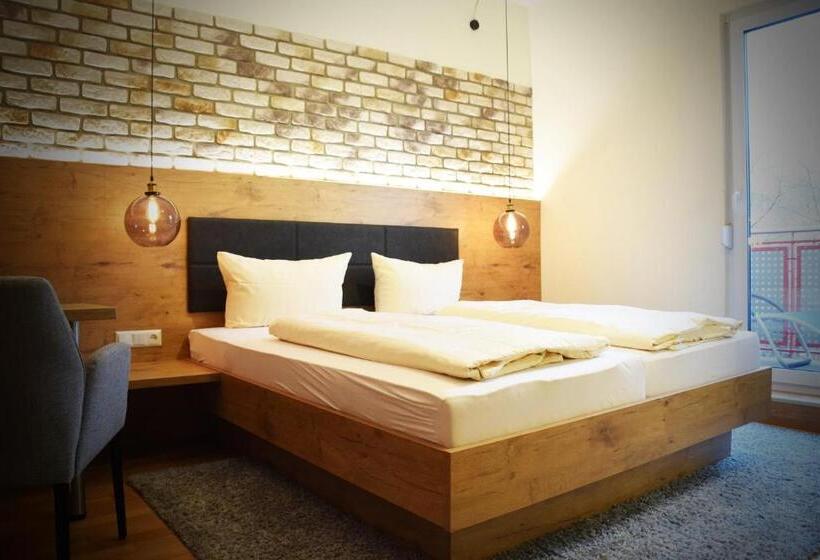 ホテル Gasthof Zur Krone