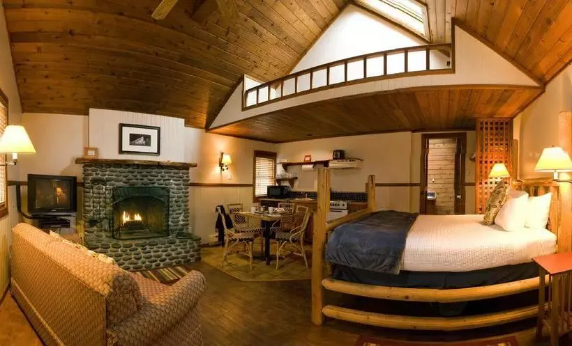 هتل Hearthstone Inn
