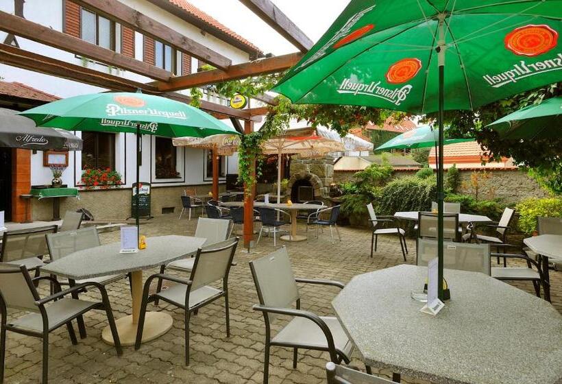 בית מלון כפרי Kovarna