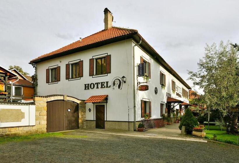 בית מלון כפרי Kovarna
