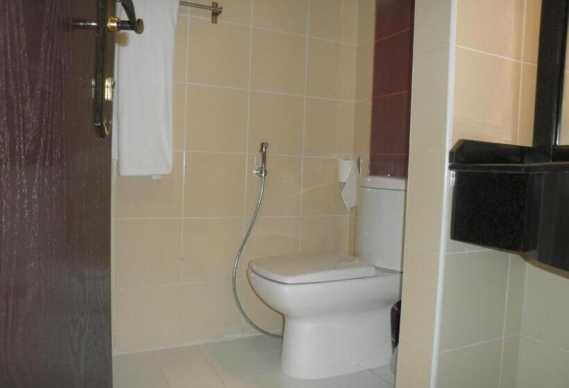 Marina Royal Hotel Suites