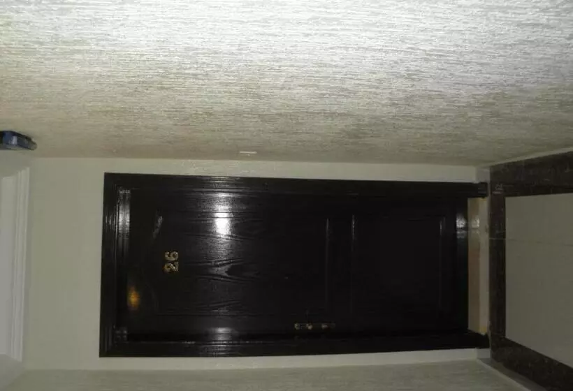Marina Royal Hotel Suites