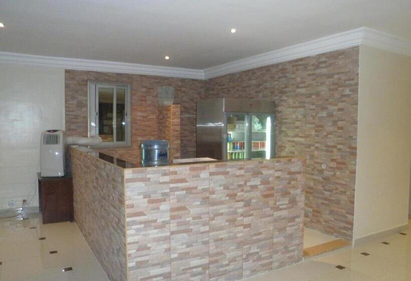 Marina Royal Hotel Suites