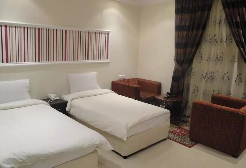 Marina Royal Hotel Suites