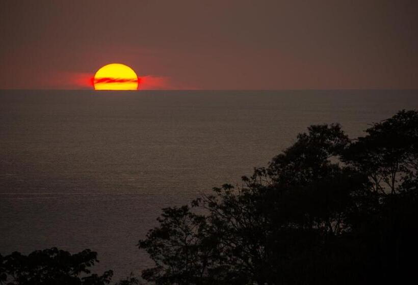 هتل Santa Teresa Surf Vista Villas