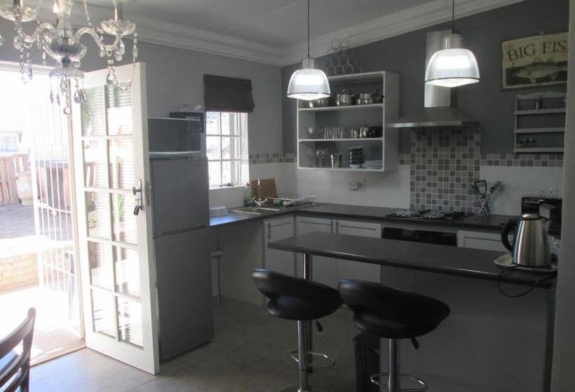 فندق The 3 Chimneys Guest House