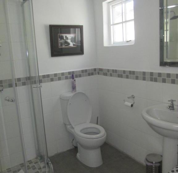 فندق The 3 Chimneys Guest House