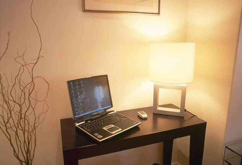 فندق Villa Honeywood Guest House