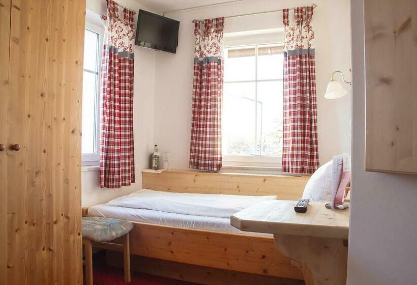 Hotel Gasthof Weißer Löwe Inh Björn Simon Reese