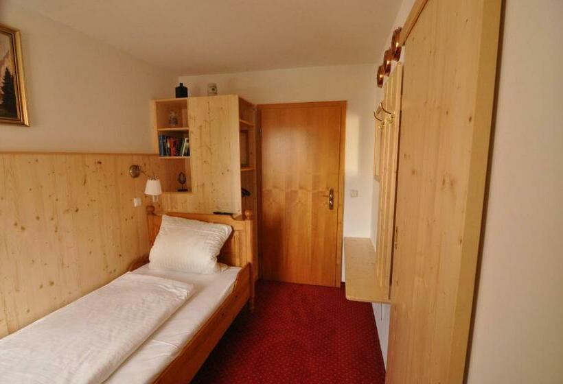 Hotel Gasthof Weißer Löwe Inh Björn Simon Reese