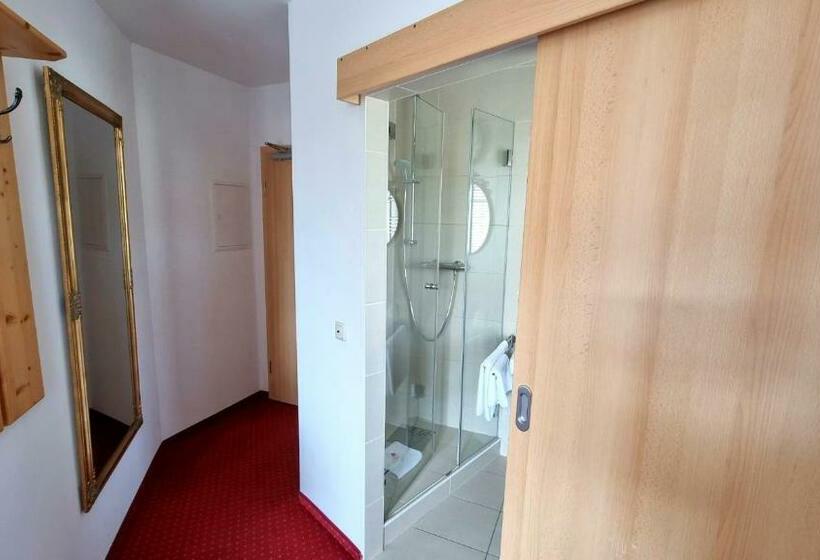 Hotel Gasthof Weißer Löwe Inh Björn Simon Reese