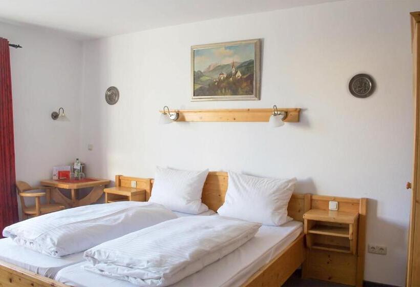 Hotel Gasthof Weißer Löwe Inh Björn Simon Reese