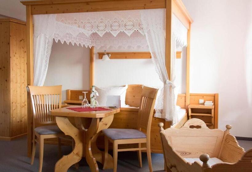 Hotel Gasthof Weißer Löwe Inh Björn Simon Reese