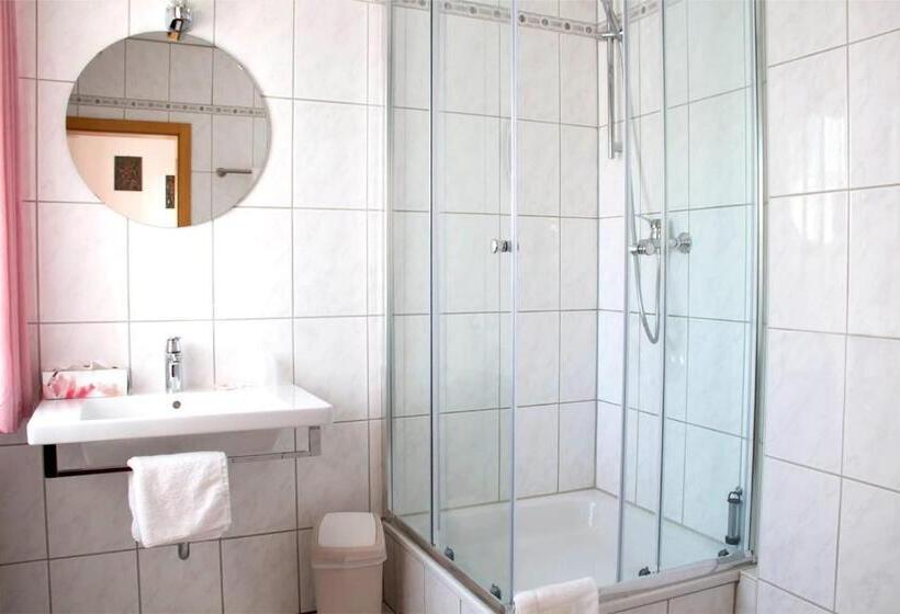 Hotel Gasthof Weißer Löwe Inh Björn Simon Reese