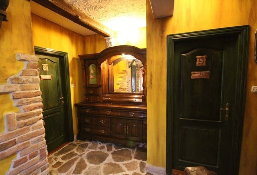 Hotel Xiv Century Rooms