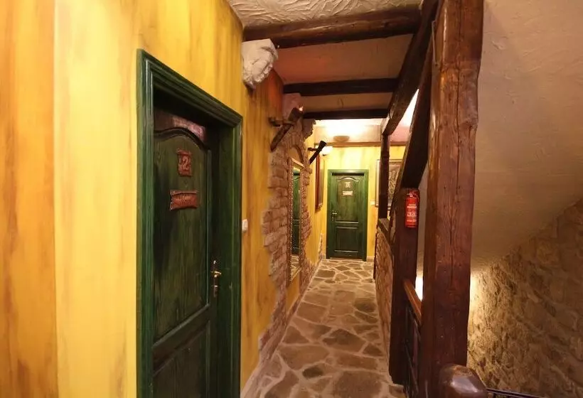 هتل Xiv Century Rooms