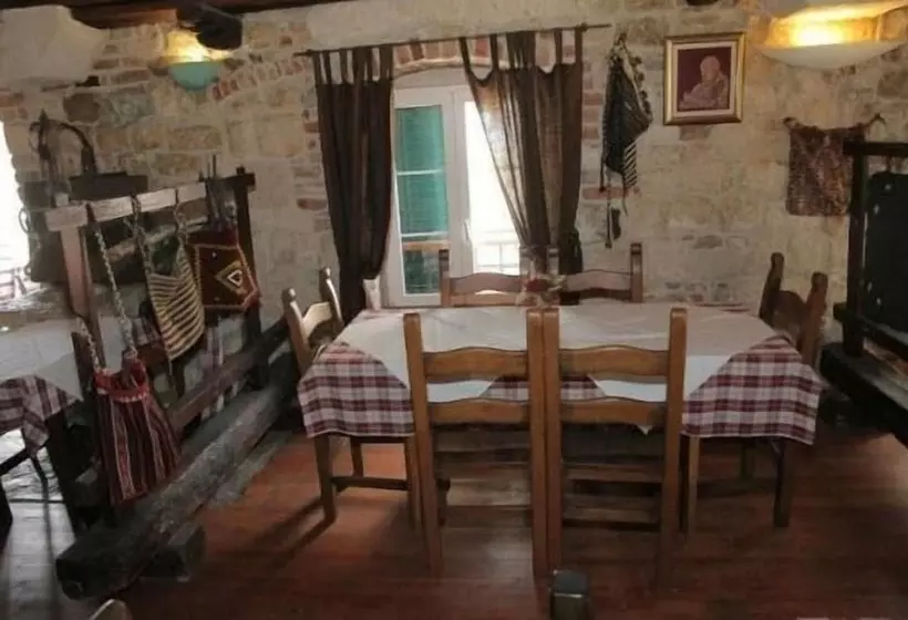 هتل Xiv Century Rooms