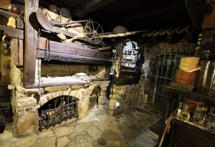 هتل Xiv Century Rooms