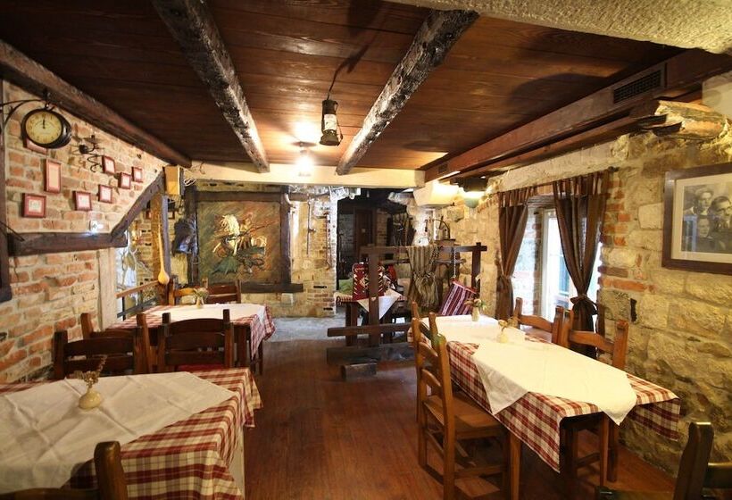 酒店 Xiv Century Rooms