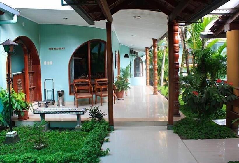 La Posada De Lobo Hotel & Suites