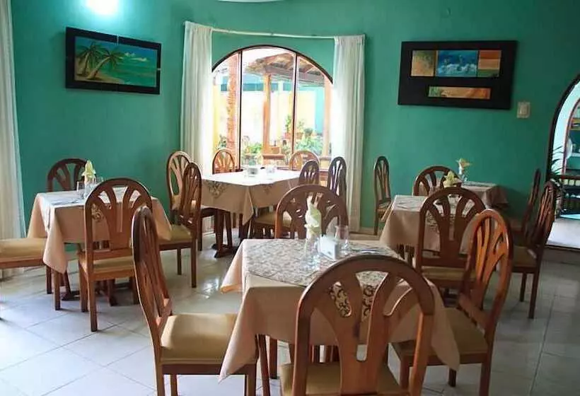 La Posada De Lobo Hotel & Suites