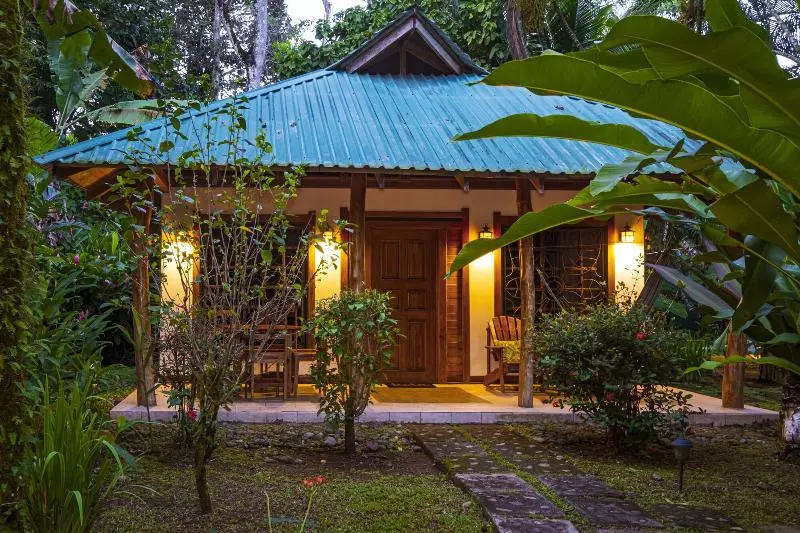 استراحتگاه El Nido Jungle Lodge