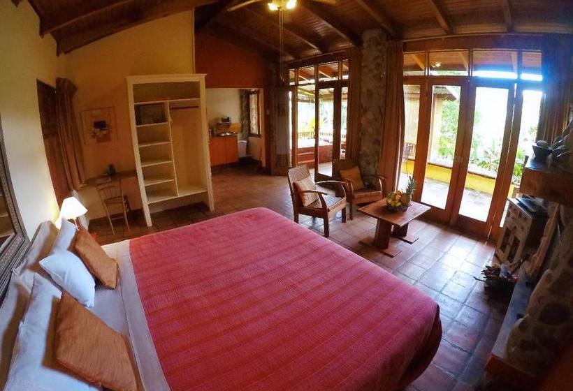 تختخواب و صبحانه Chalet Orosi