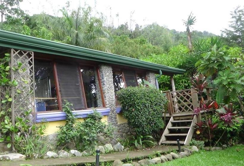 تختخواب و صبحانه Chalet Orosi