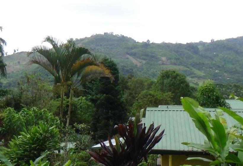 تختخواب و صبحانه Chalet Orosi