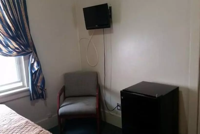 Hotelli A Voyageur S Guest House