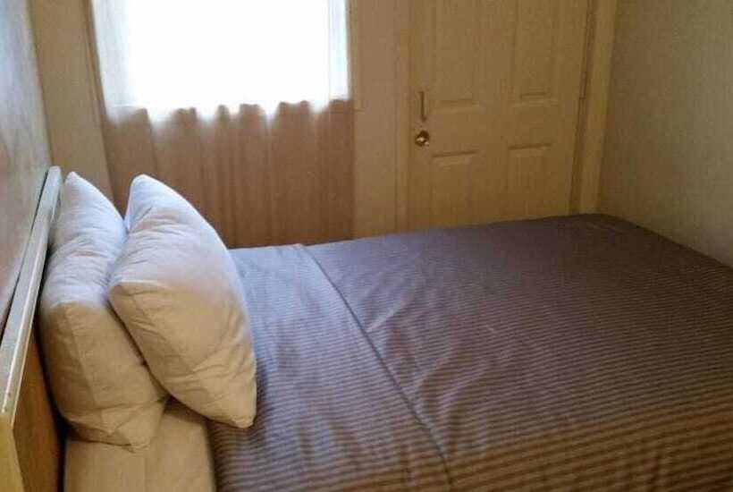 فندق A Voyageur S Guest House