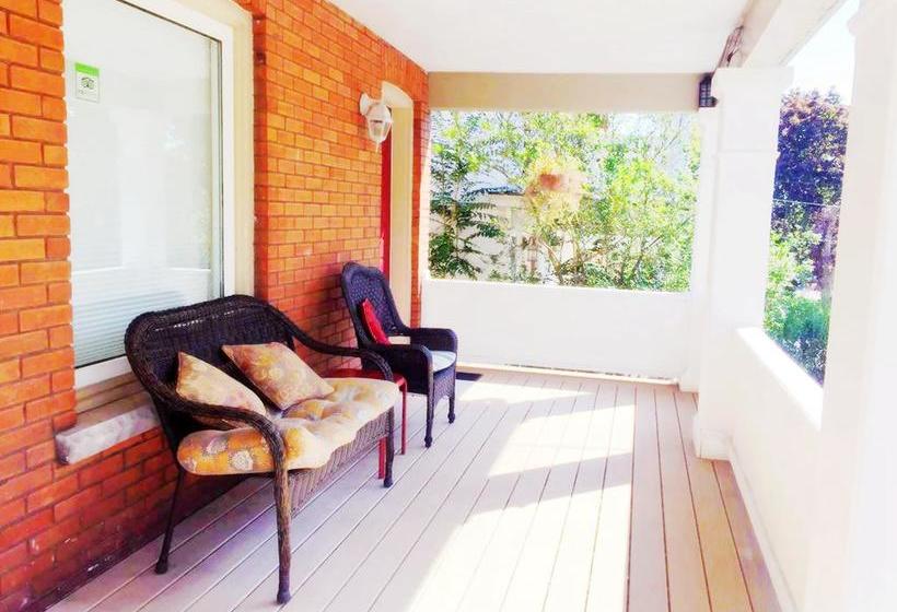 Отель Acacia Bed And Breakfast