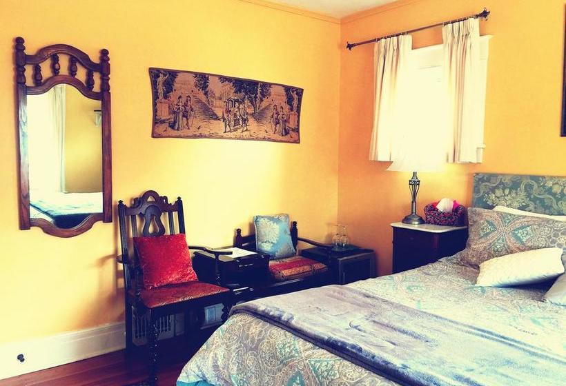 Отель Acacia Bed And Breakfast