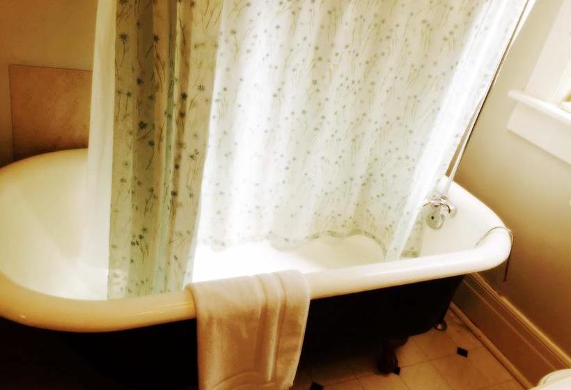 Отель Acacia Bed And Breakfast