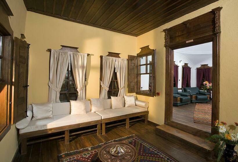 Anemon Koleksiyon Kula Otel