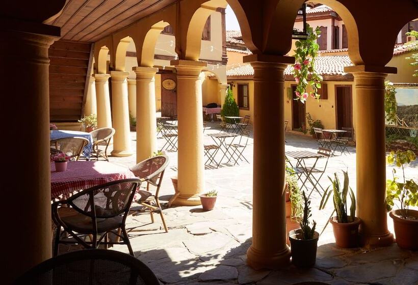 Anemon Koleksiyon Kula Otel