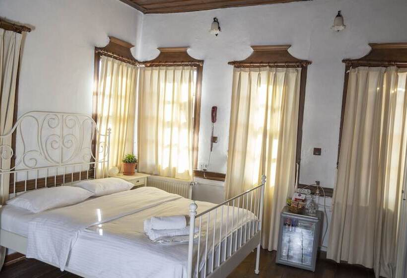 Anemon Koleksiyon Kula Otel