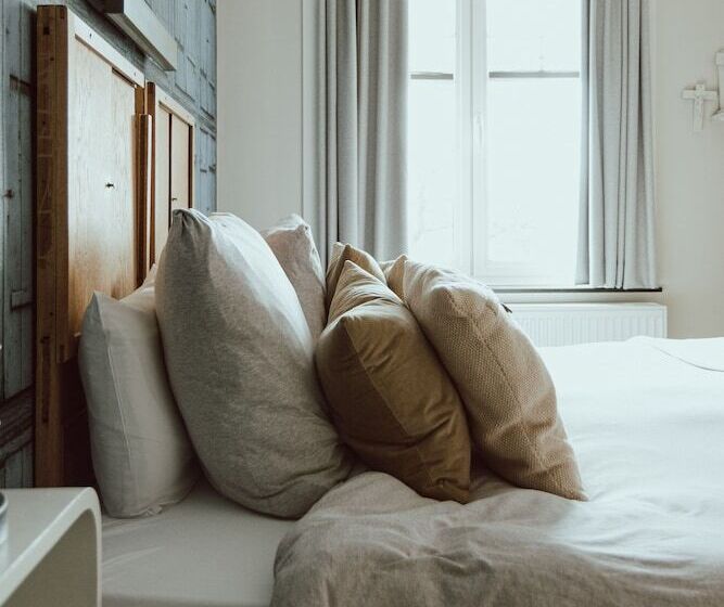 בית מלון כפרי Au Nom De Dieu