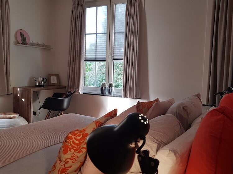 בית מלון כפרי Au Nom De Dieu