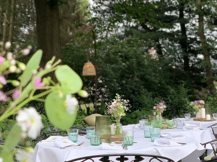 בית מלון כפרי Au Nom De Dieu