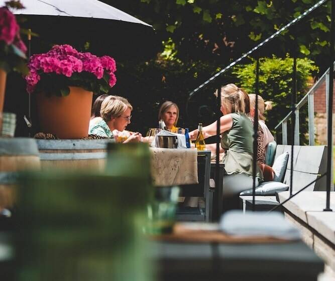 בית מלון כפרי Au Nom De Dieu