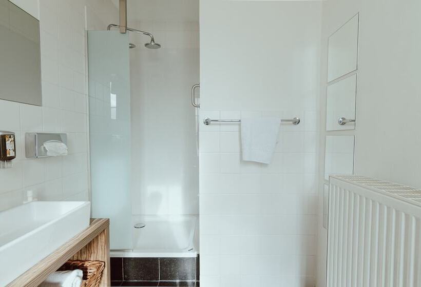 בית מלון כפרי Au Nom De Dieu