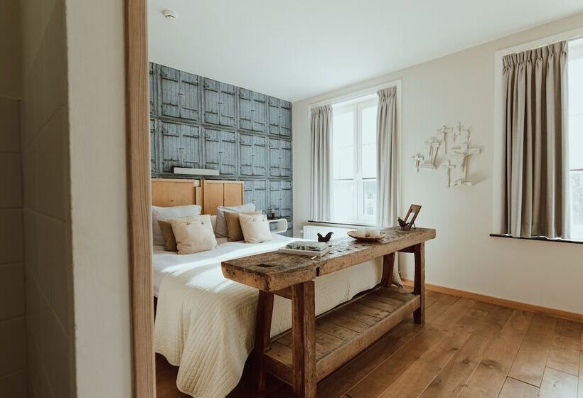 בית מלון כפרי Au Nom De Dieu