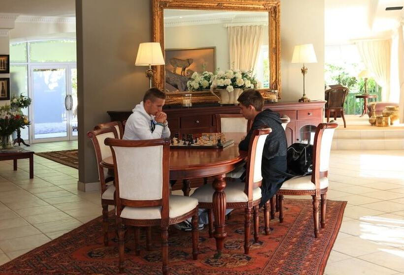 ホテル Cinnamon Boutique Guest House