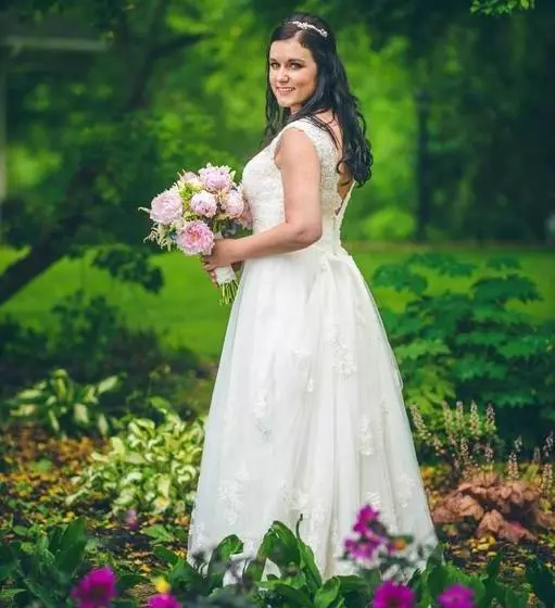 ホテル Edgewater Inn & Riverside Grill