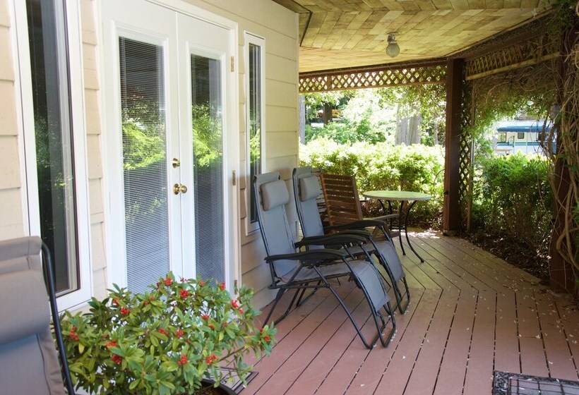 ホテル Enchanter Oceanview Suites