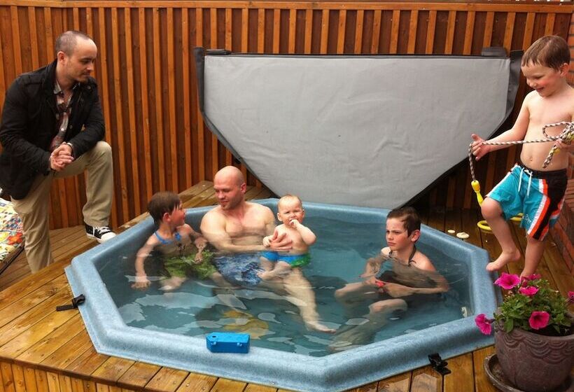 فندق Guesthouse Bjarney