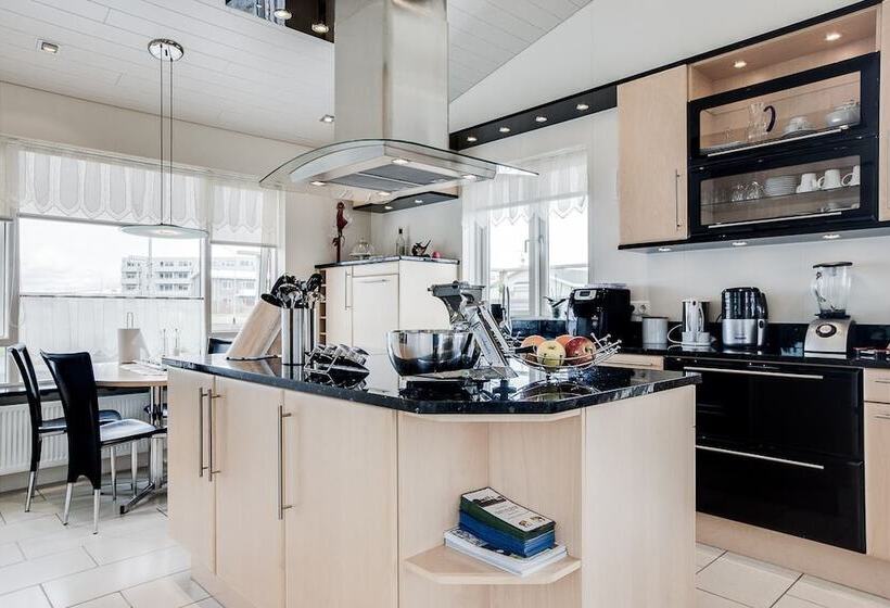 فندق Guesthouse Bjarney