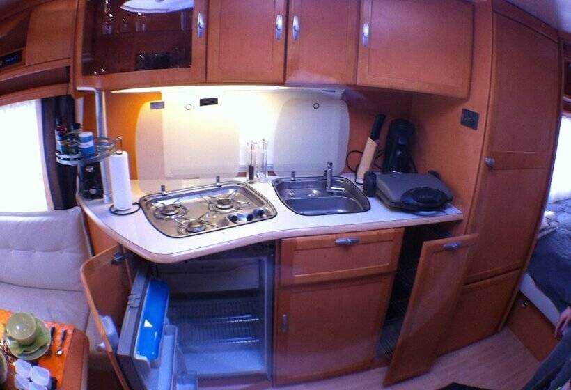 فندق Guesthouse Bjarney